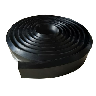 Neopreen rubber rokplank met 70 Shore A hardheid 300% verlenging bij breuk en 2,5 ~ 6,0 Mpa treksterkte