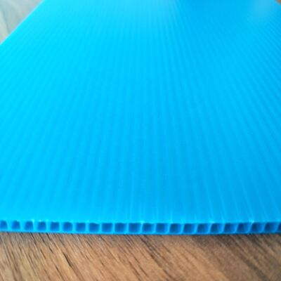 UV-gestabiliseerd vlamvertragend antistatisch plastic honingraatplaat en PP gegolfde dubbelwandige kunststofplaat