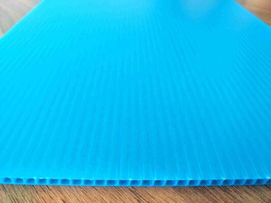 UV-bestendige, recycleerbare, waterdichte, plastic plaat, gegolfde PP-plaat voor industriële verpakkingen