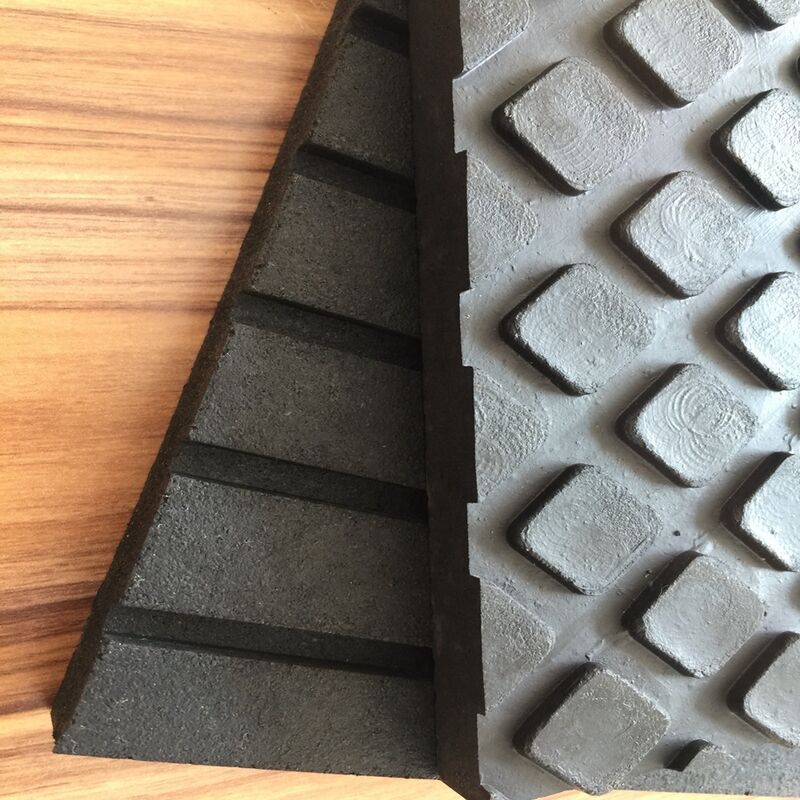 8mm dikke dubbelzijdige heavy-duty rubberen paardenboxmat met vierkant zeshoekig patroon